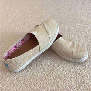 TOMS slip ons